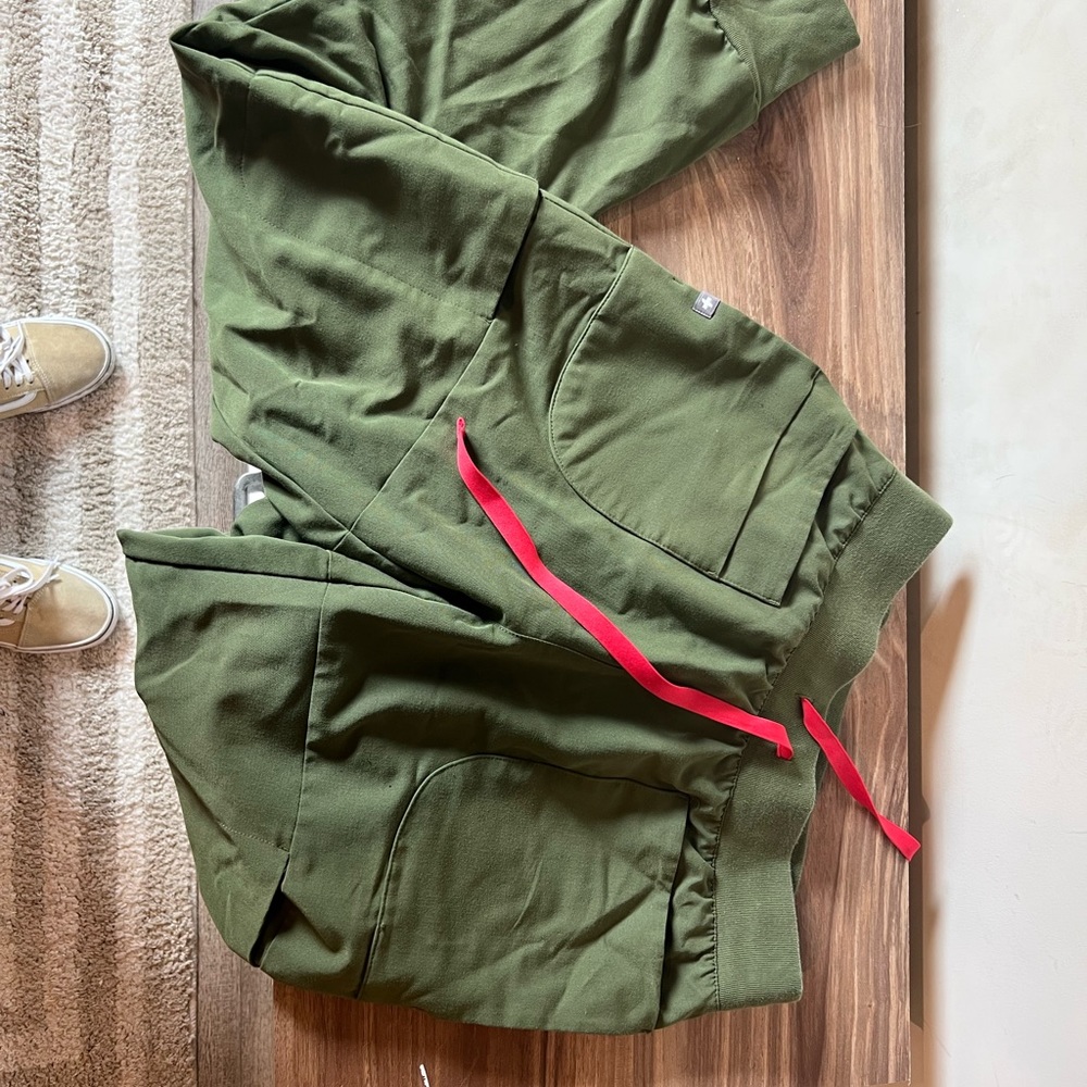 Olive green figs set